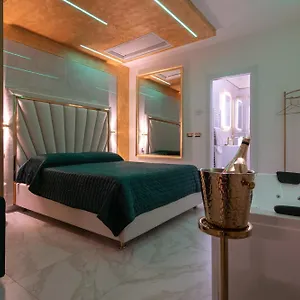 Fashion Gold With Jacuzzi & Car Garage Bolonia